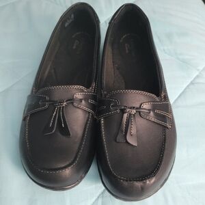 Black extra wide clark lady shoes